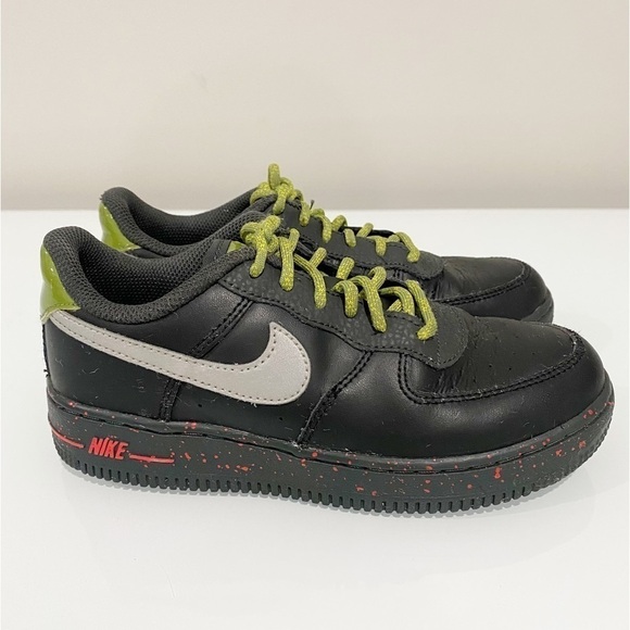 NIKE Youth Air Force 1 Low GS Black Asparagus Size Youth 1 - Picture 1 of 11
